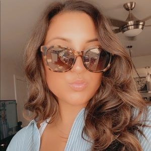 Meet your Posher, Katelyn